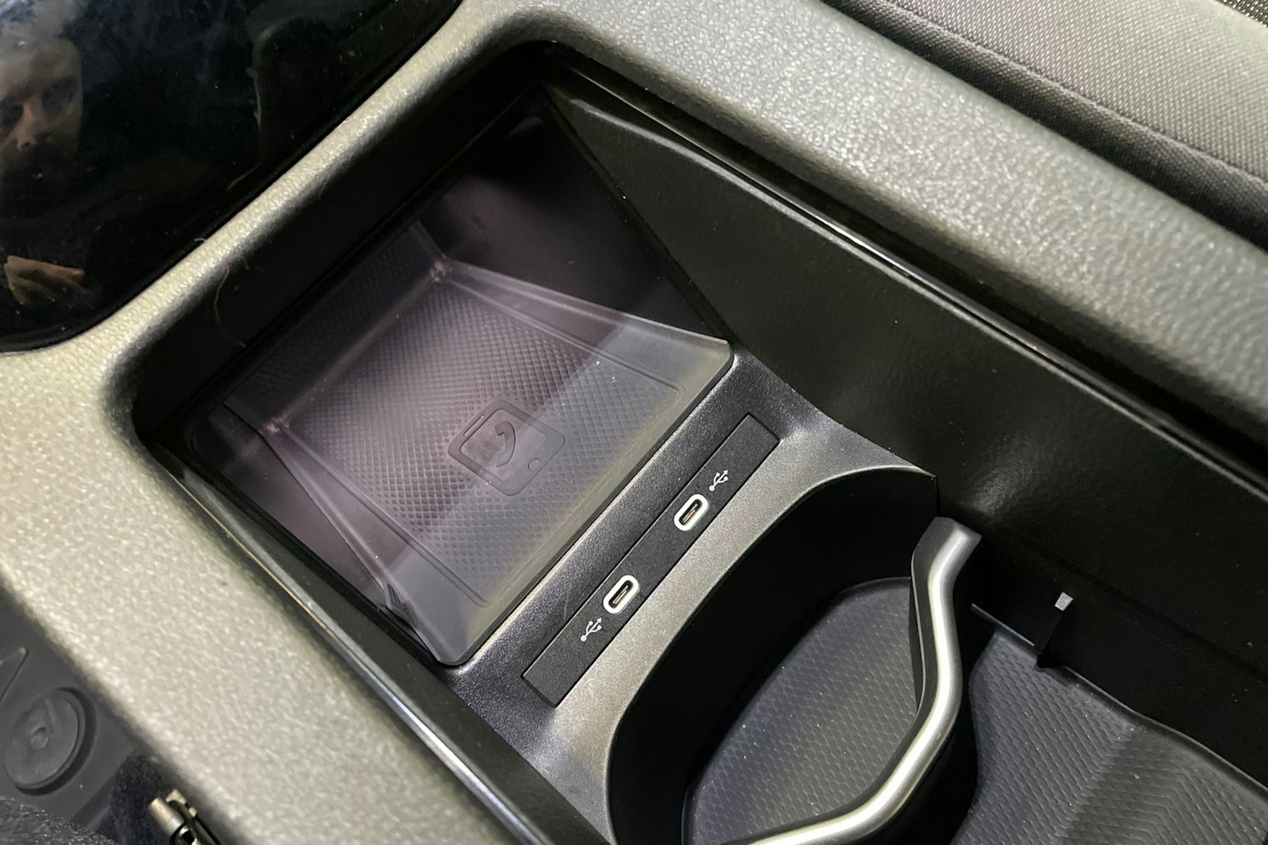 sininen Volkswagen ID.4 2024 kuva 34.