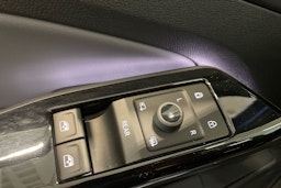 sininen Volkswagen ID.4 2024 kuva 35.