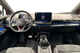 punainen Volkswagen ID.4 2024 kuva 9.