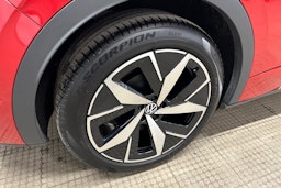 punainen Volkswagen ID.4 2024 kuva 13.