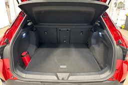 punainen Volkswagen ID.4 2024 kuva 31.