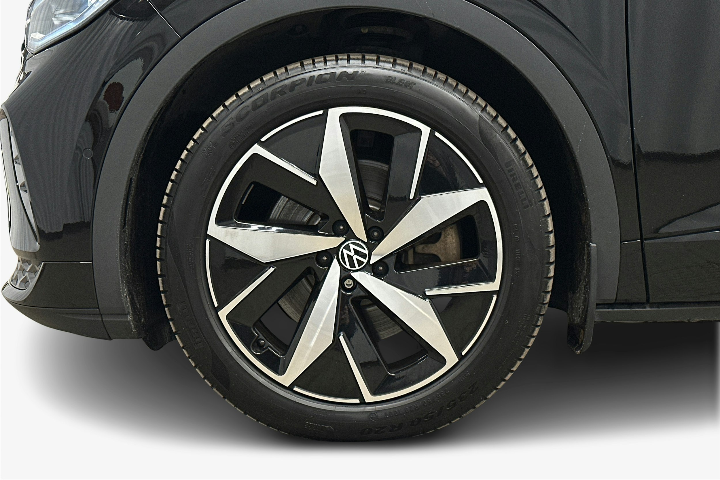 musta Volkswagen ID.4 2024 kuva 9.