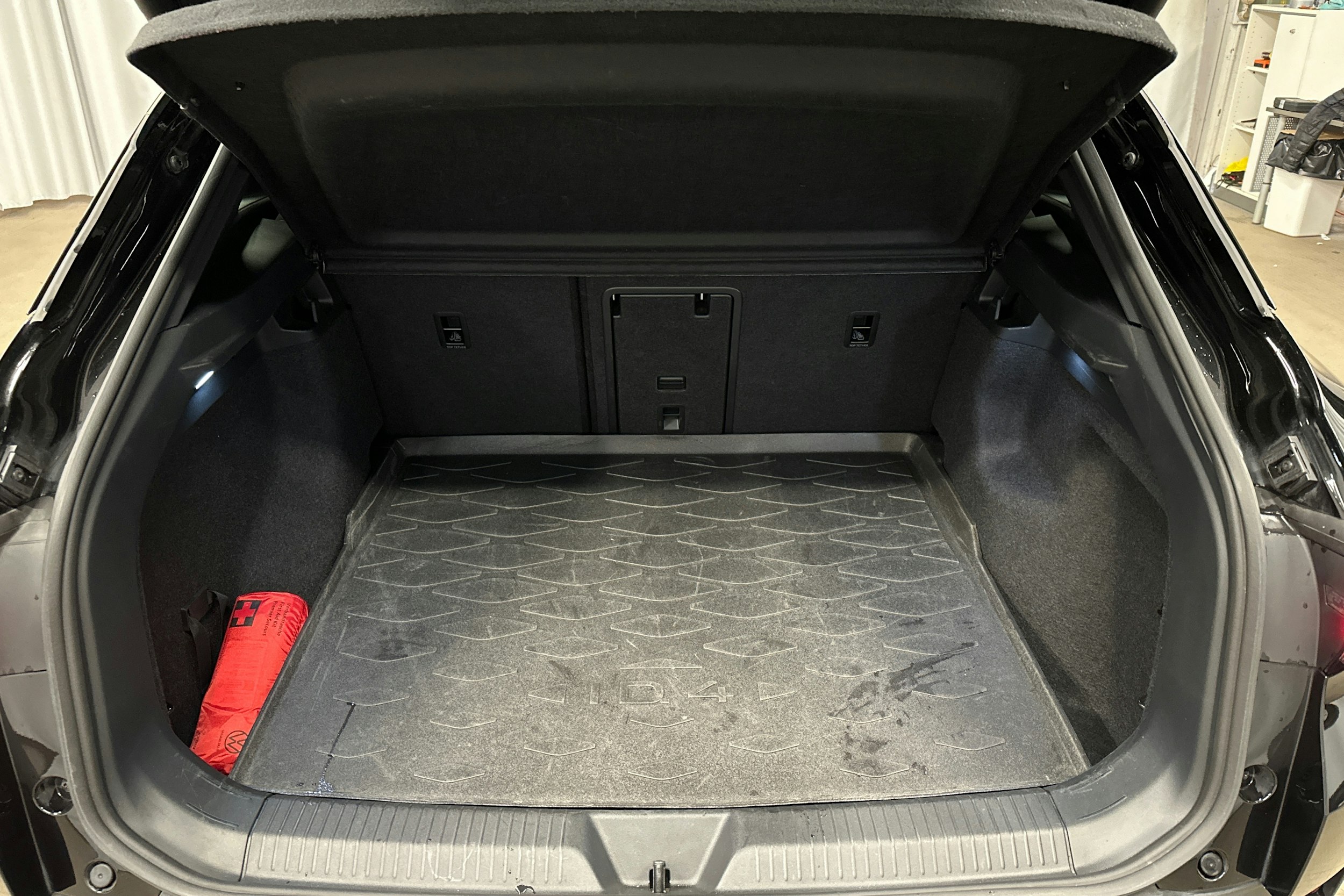 musta Volkswagen ID.4 2024 kuva 11.