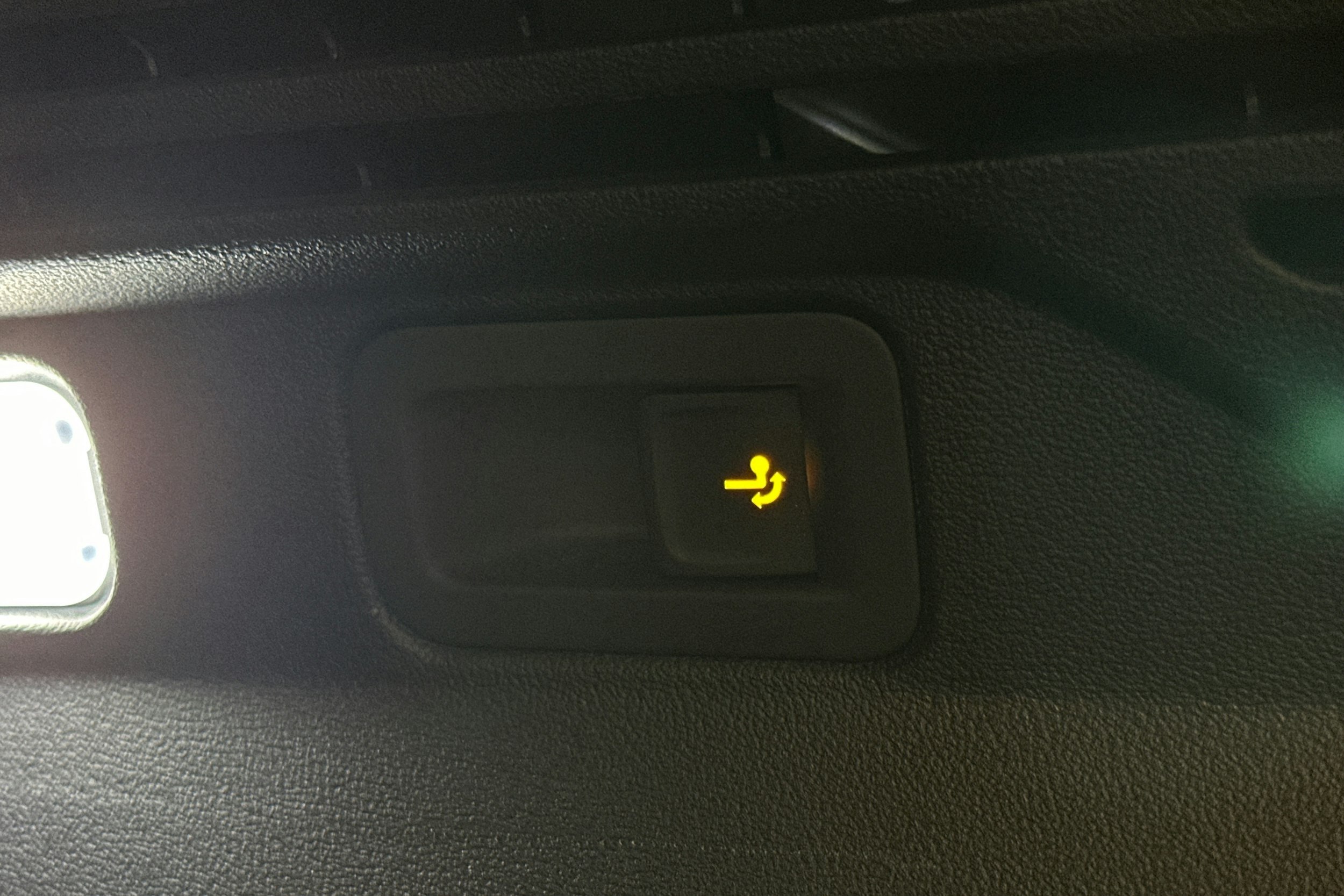 musta Volkswagen ID.4 2024 kuva 13.