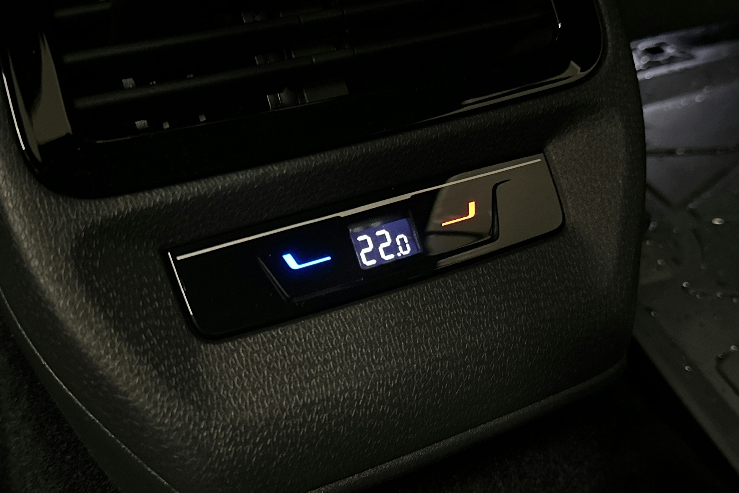 musta Volkswagen ID.4 2024 kuva 14.