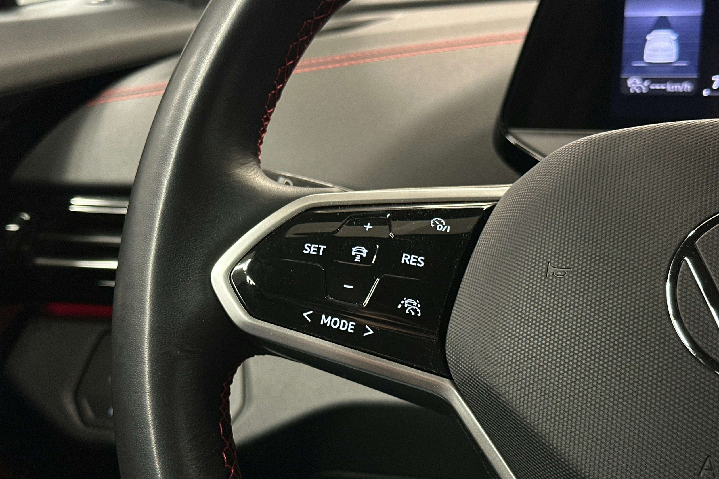 musta Volkswagen ID.4 2024 kuva 17.