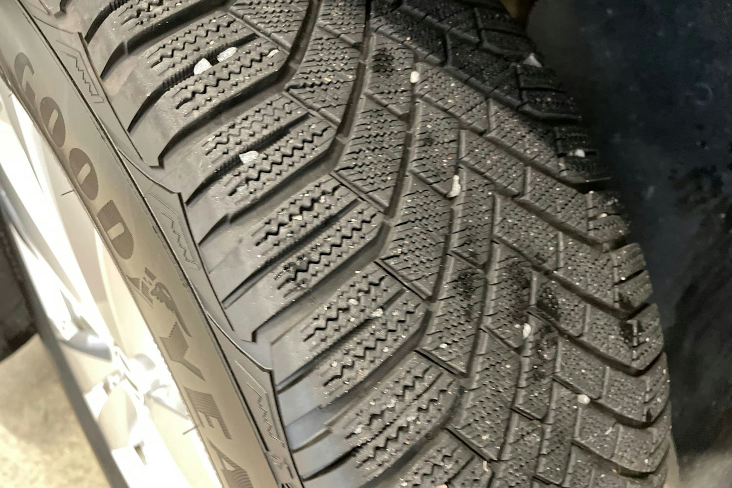 musta Volkswagen ID.4 2024 kuva 13.