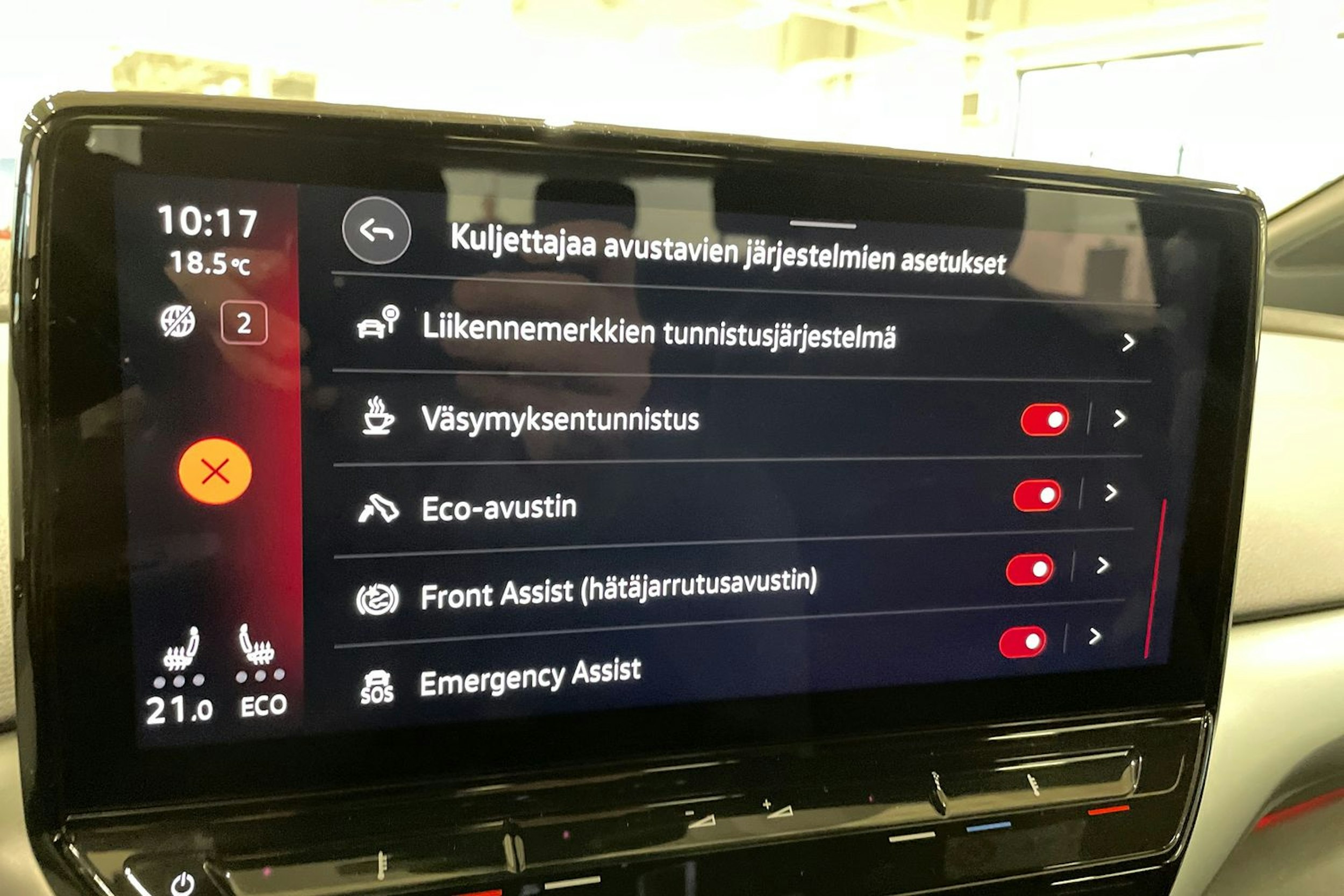 musta Volkswagen ID.4 2024 kuva 32.