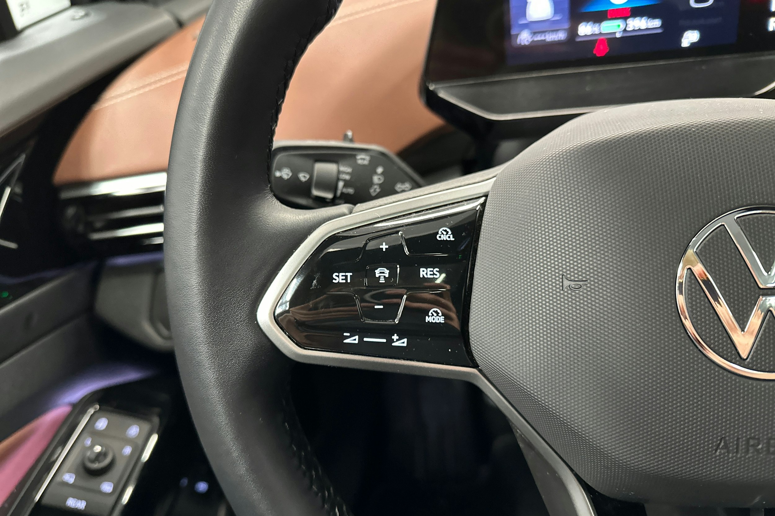 musta Volkswagen ID.4 2024 kuva 15.