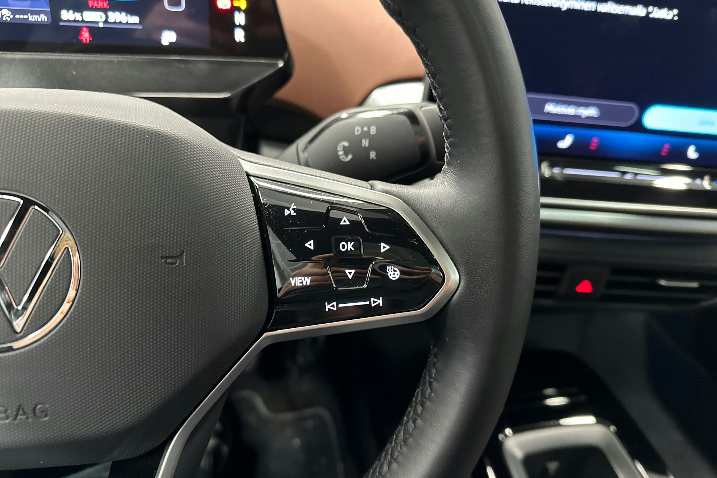 musta Volkswagen ID.4 2024 kuva 16.