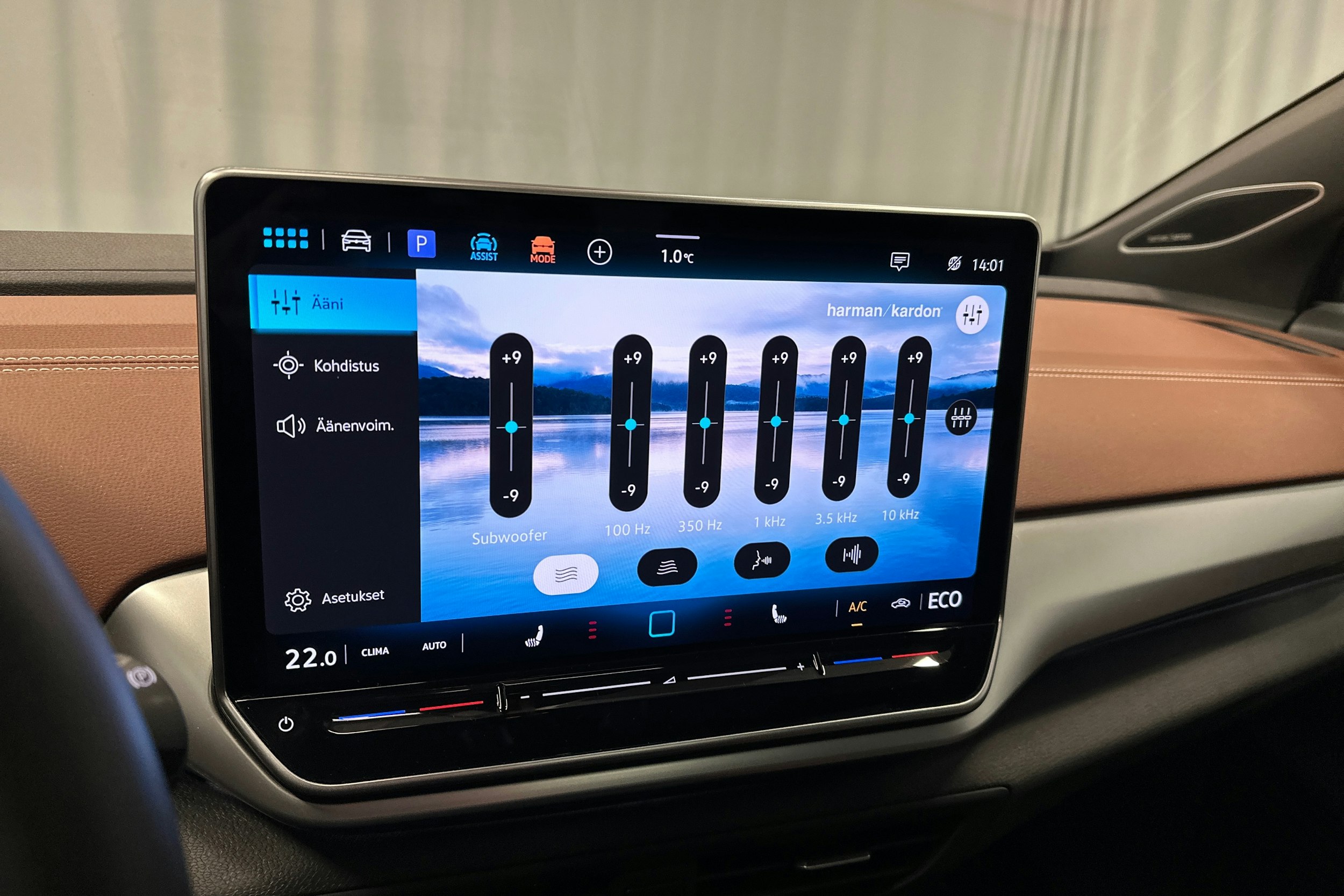 musta Volkswagen ID.4 2024 kuva 26.