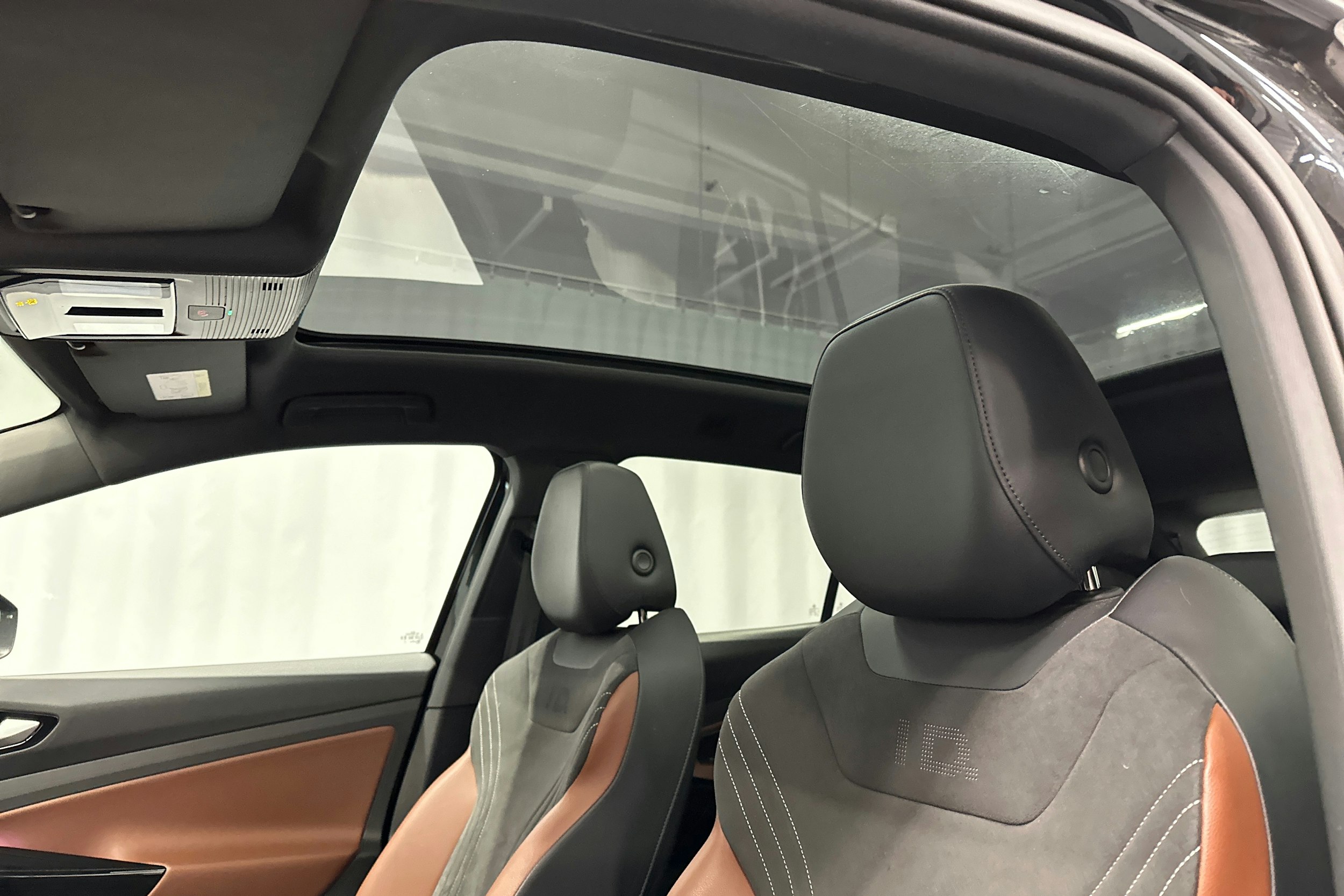 musta Volkswagen ID.4 2024 kuva 28.