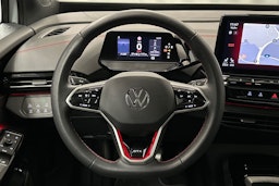 valkoinen Volkswagen ID.4 2024 kuva 21.