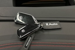 valkoinen Volkswagen ID.4 2024 kuva 38.