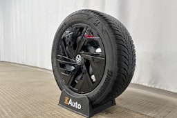 harmaa Volkswagen ID.4 2024 kuva 10.
