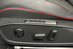 punainen Volkswagen ID.4 2024 kuva 17.