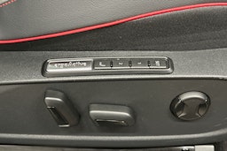 punainen Volkswagen ID.4 2024 kuva 18.