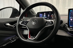 punainen Volkswagen ID.4 2024 kuva 19.