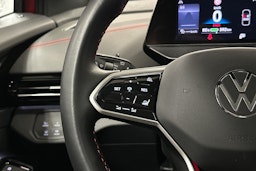 punainen Volkswagen ID.4 2024 kuva 20.