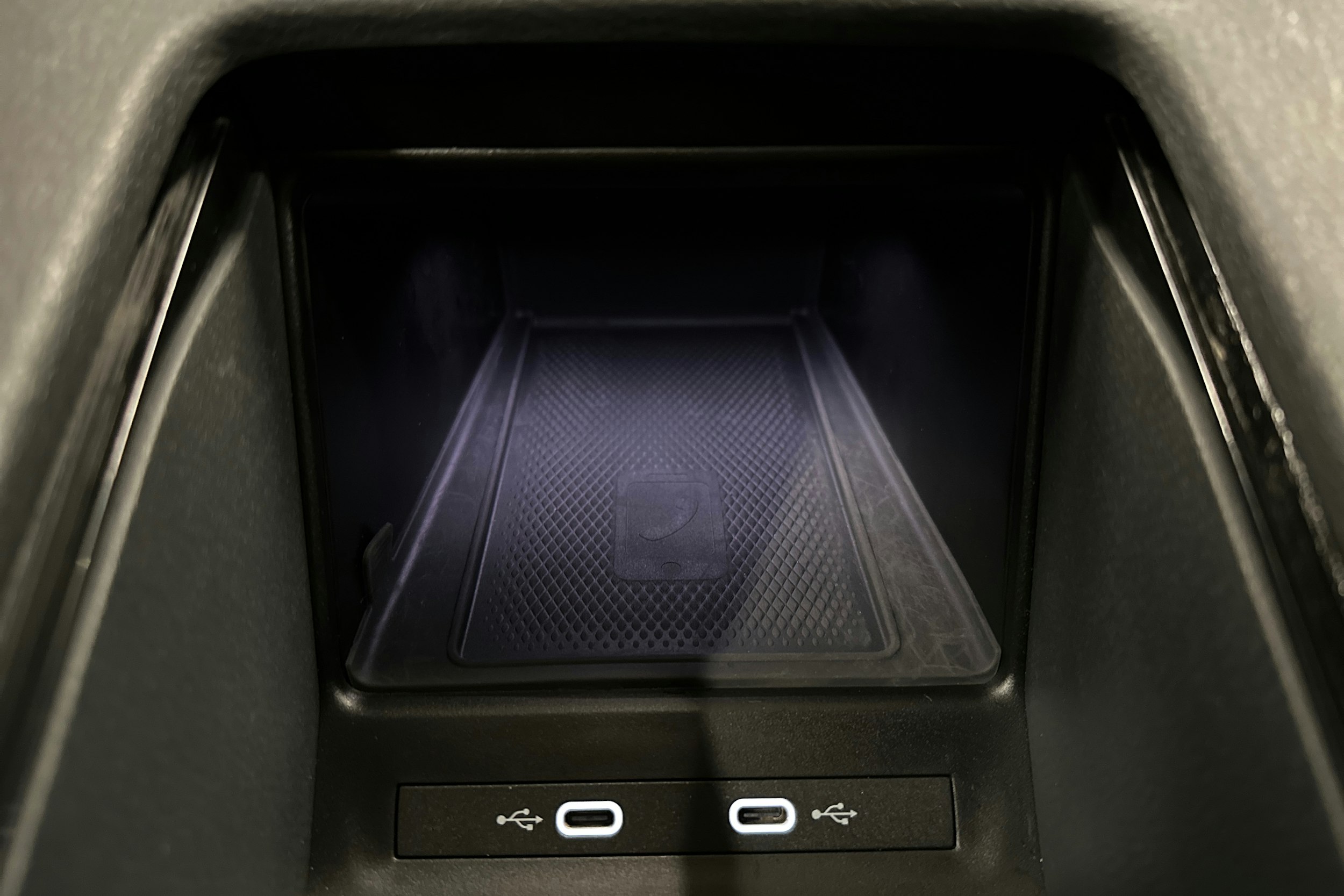 punainen Volkswagen ID.4 2024 kuva 24.