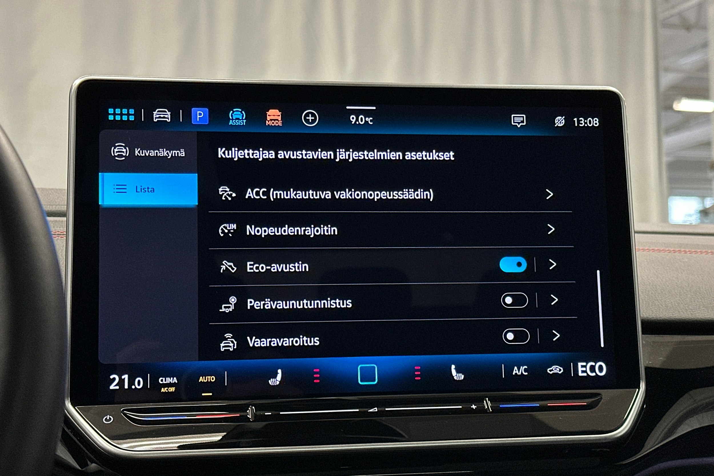 punainen Volkswagen ID.4 2024 kuva 27.