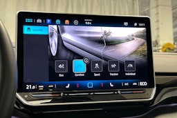 punainen Volkswagen ID.4 2024 kuva 33.