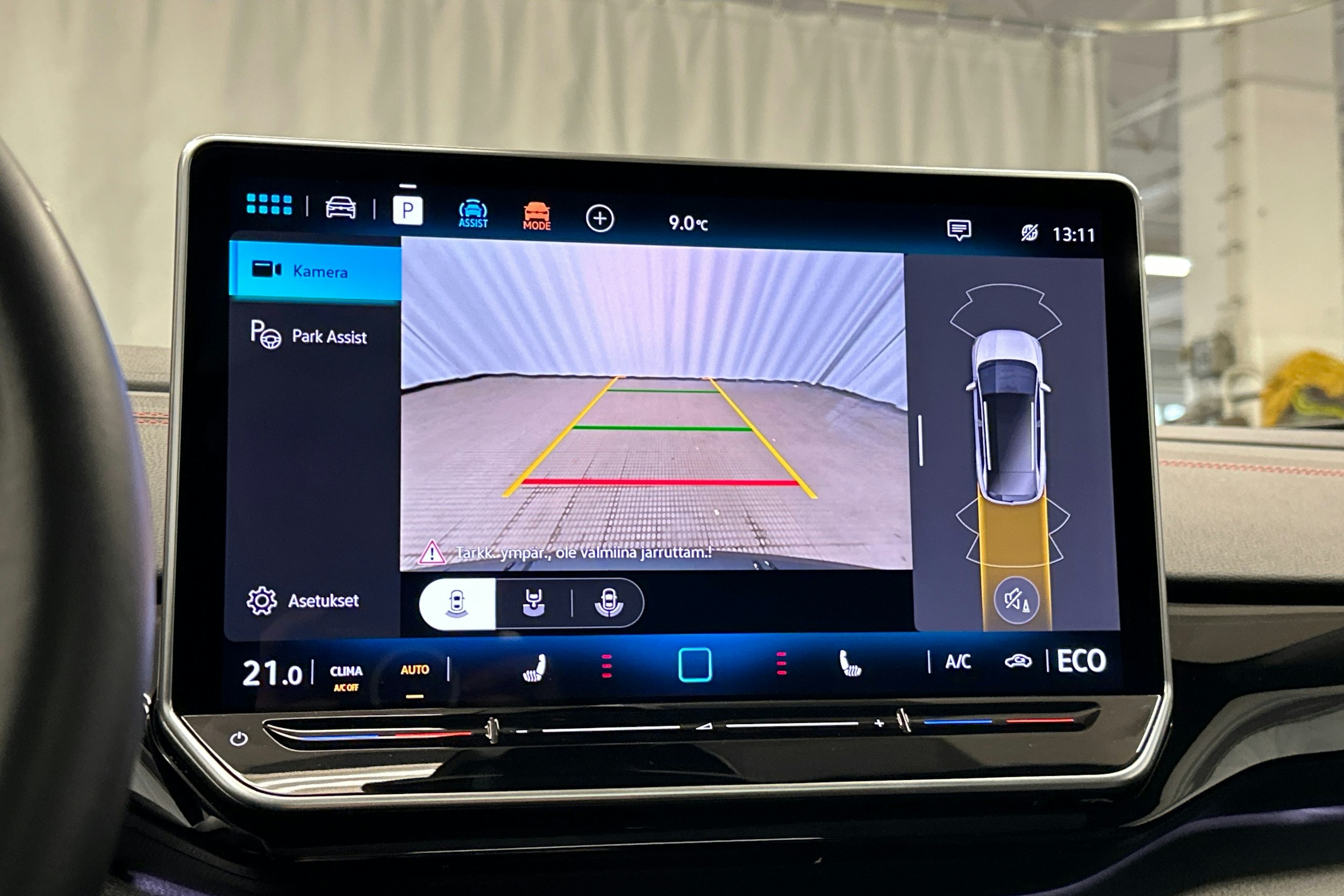 punainen Volkswagen ID.4 2024 kuva 35.