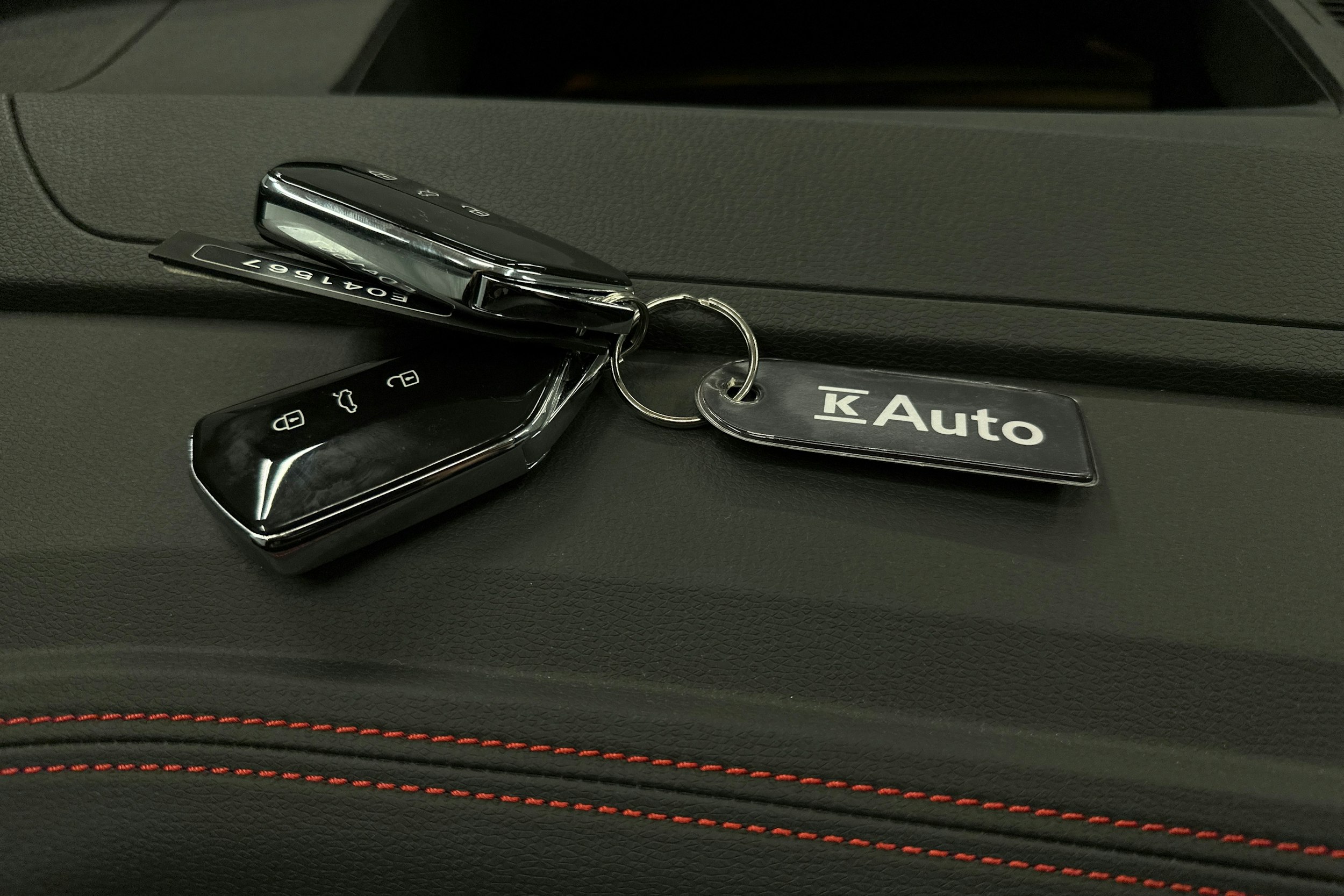 punainen Volkswagen ID.4 2024 kuva 37.