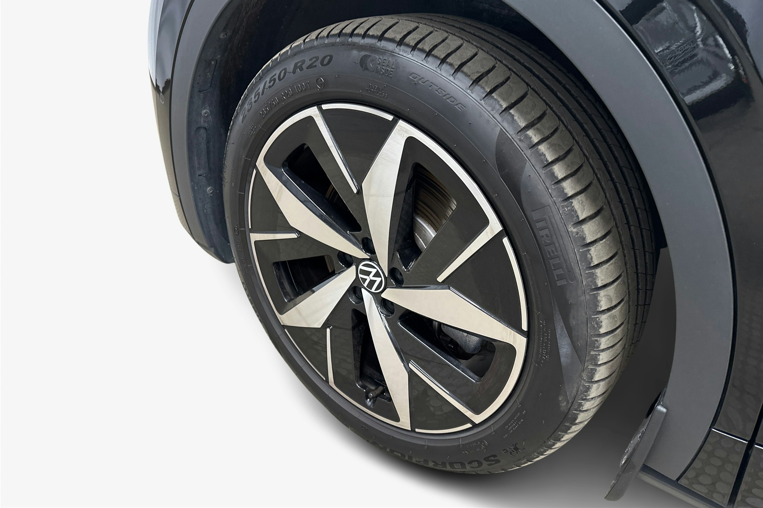 musta Volkswagen ID.4 2024 kuva 11.