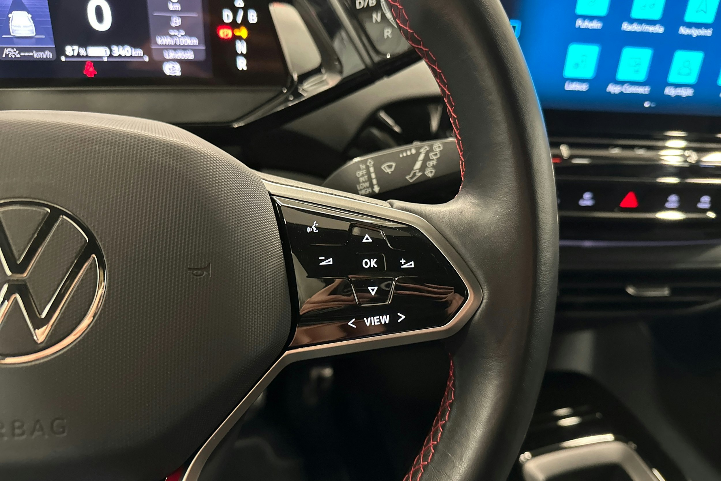 musta Volkswagen ID.4 2024 kuva 16.