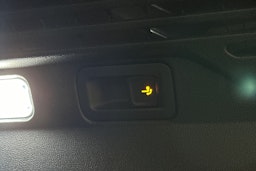 punainen Volkswagen ID.4 2024 kuva 15.