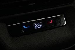 punainen Volkswagen ID.4 2024 kuva 16.