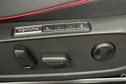 punainen Volkswagen ID.4 2024 kuva 19.