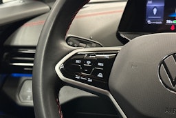 punainen Volkswagen ID.4 2024 kuva 21.