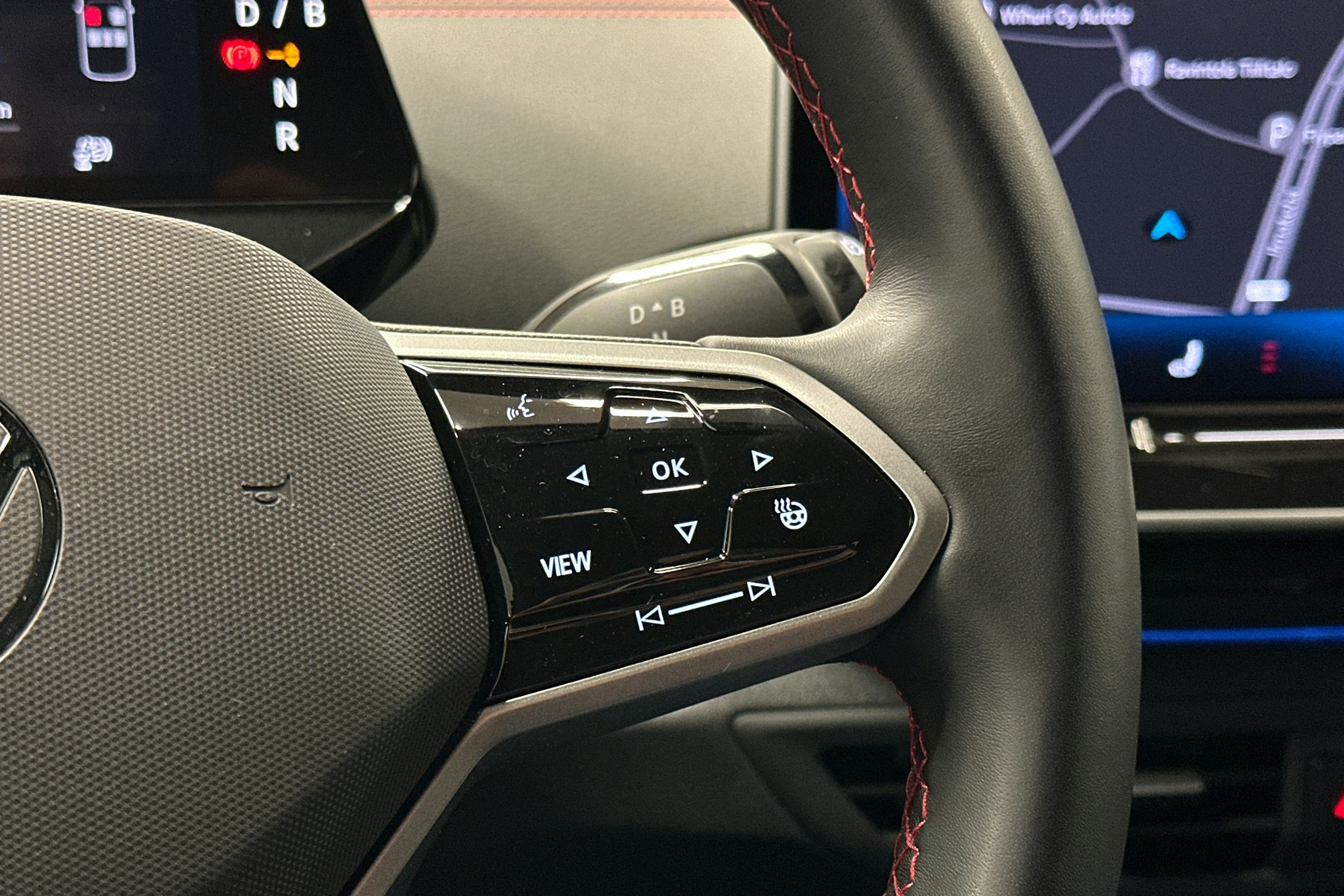 punainen Volkswagen ID.4 2024 kuva 22.