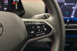 punainen Volkswagen ID.4 2024 kuva 22.