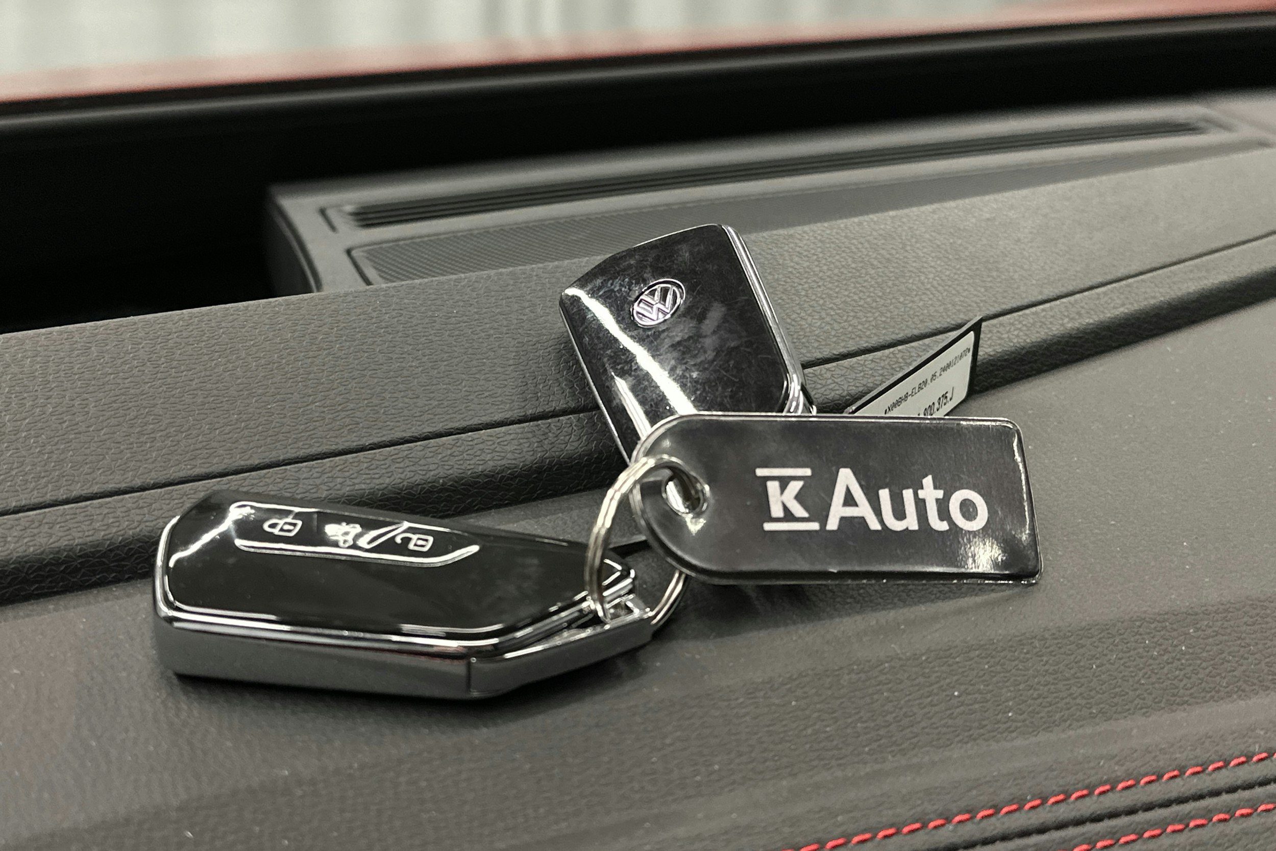 punainen Volkswagen ID.4 2024 kuva 36.