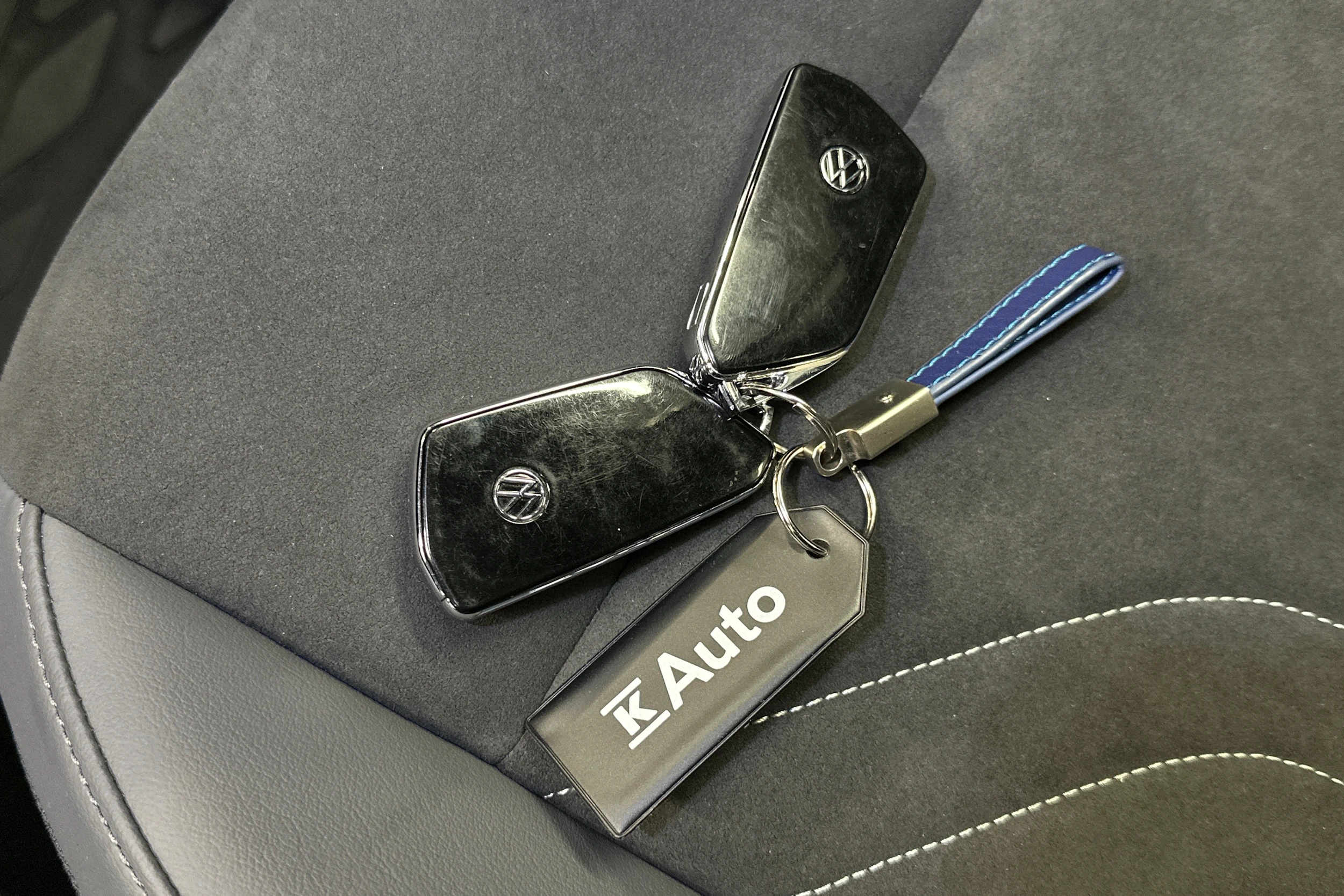 harmaa Volkswagen ID.4 2024 kuva 35.