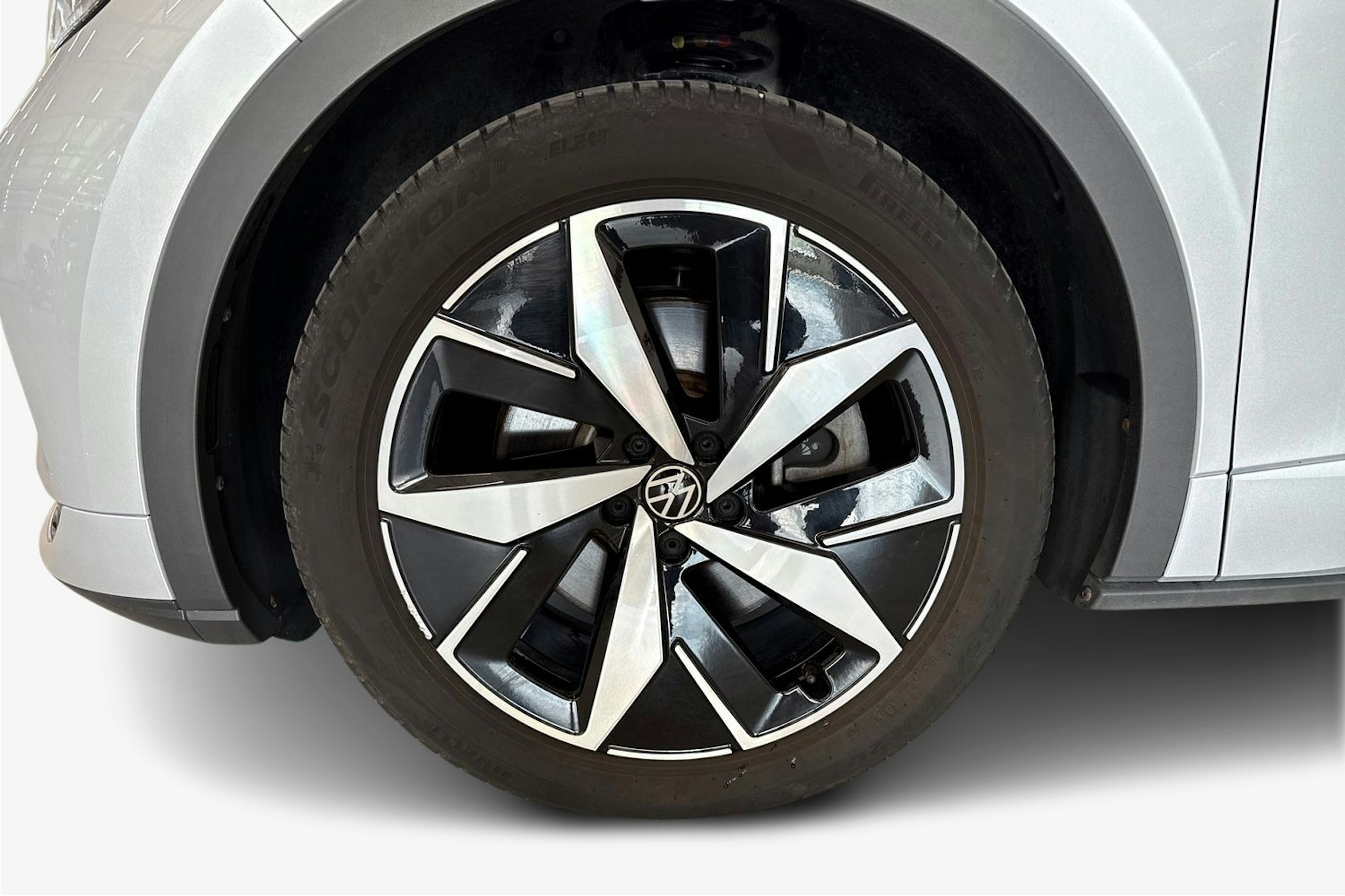 harmaa Volkswagen ID.4 2024 kuva 11.