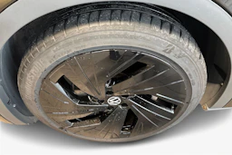 musta Volkswagen ID.4 2024 kuva 12.