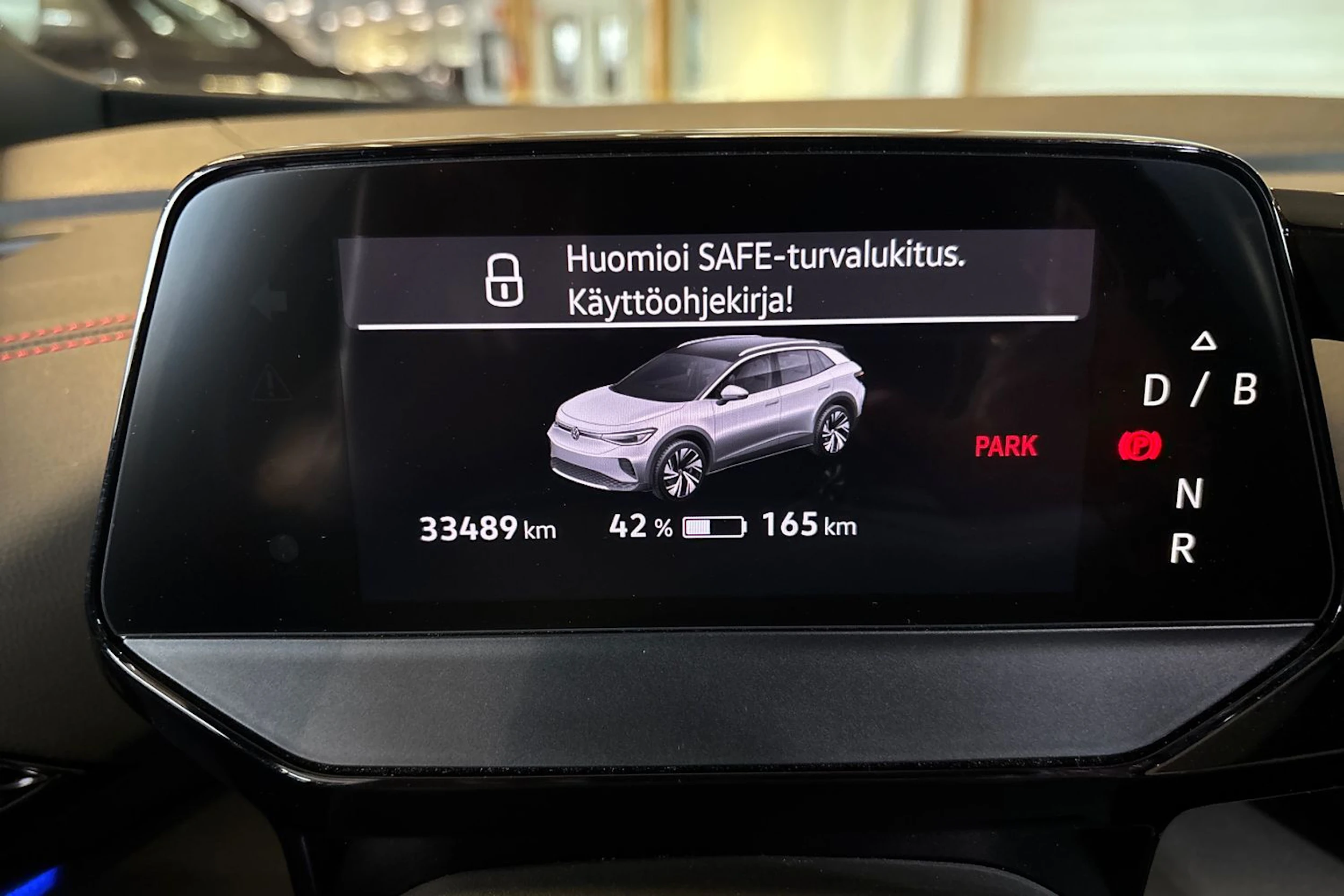 musta Volkswagen ID.4 2024 kuva 17.