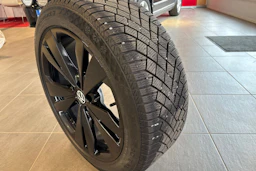 musta Volkswagen ID.4 2024 kuva 27.