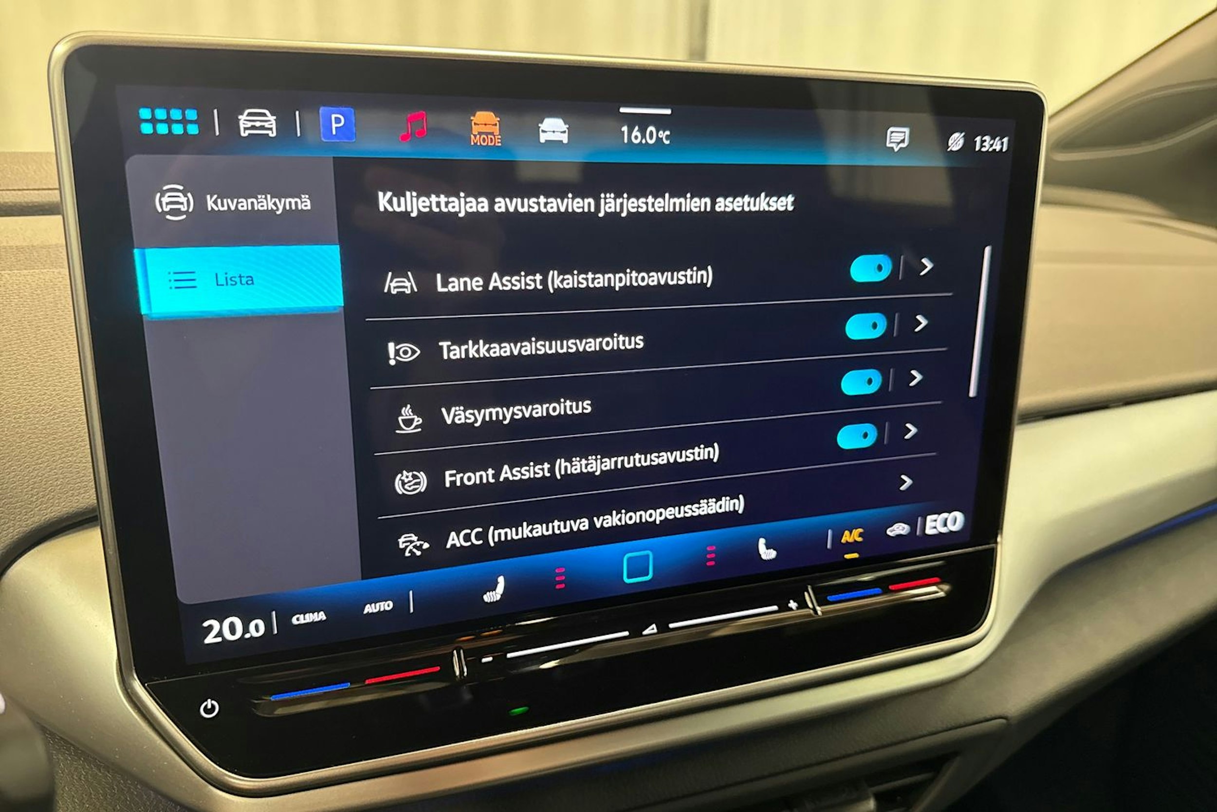 harmaa Volkswagen ID.4 2024 kuva 30.