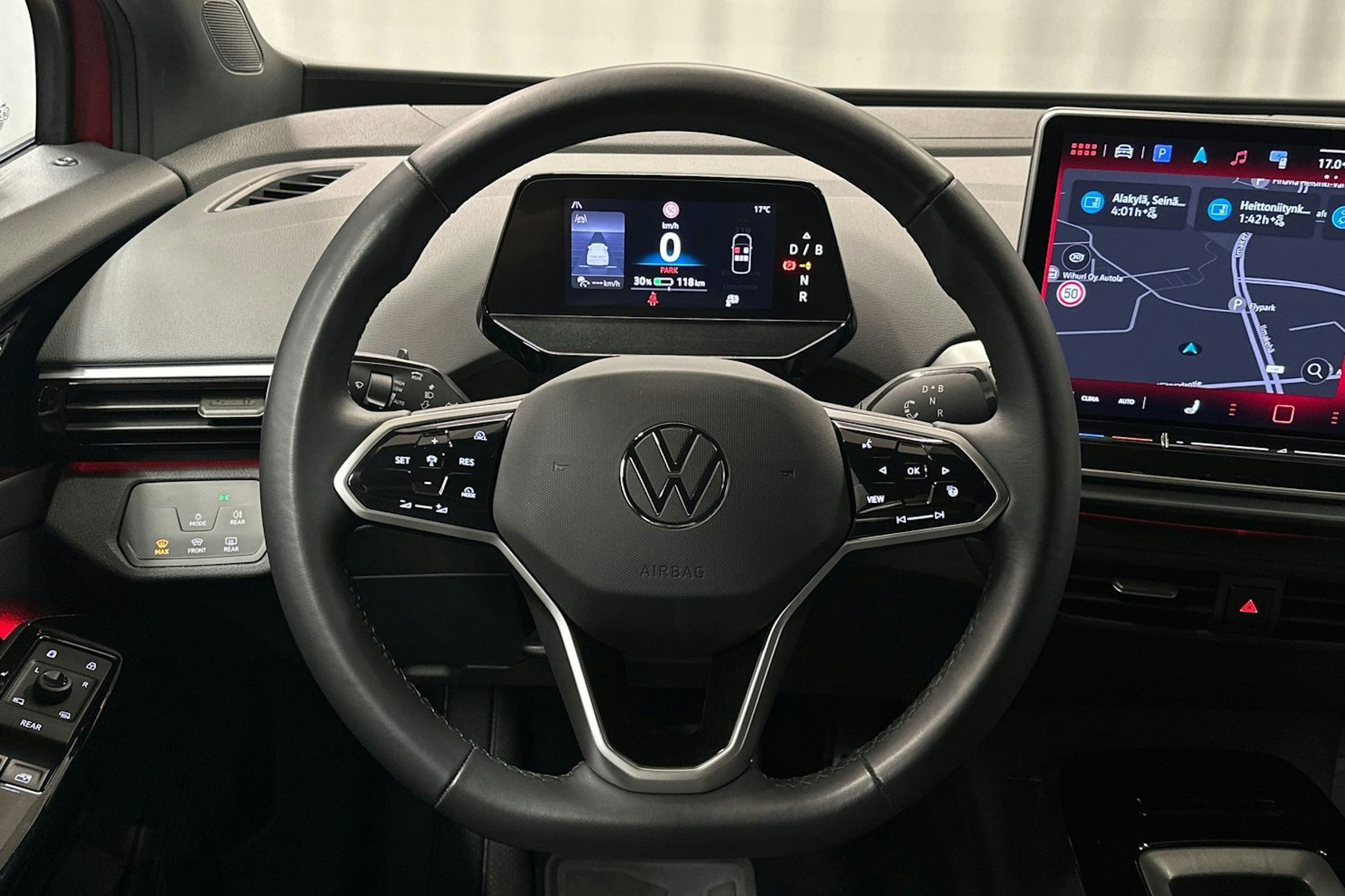 punainen Volkswagen ID.4 2024 kuva 16.