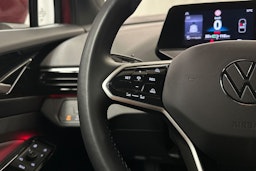 punainen Volkswagen ID.4 2024 kuva 17.