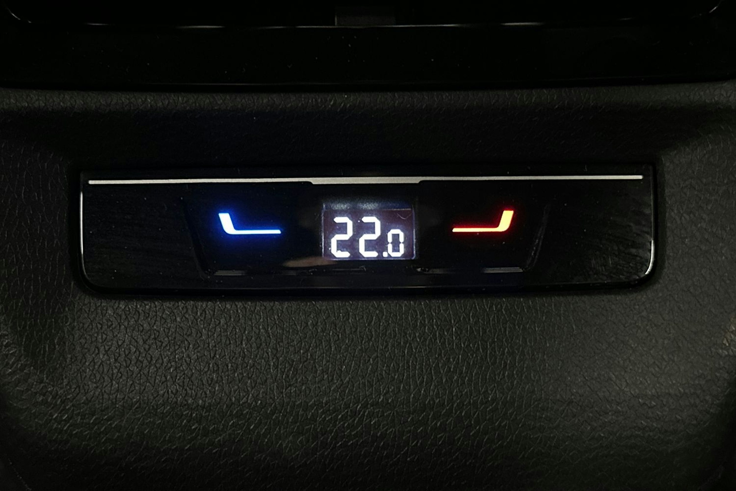 musta Volkswagen ID.4 2024 kuva 15.