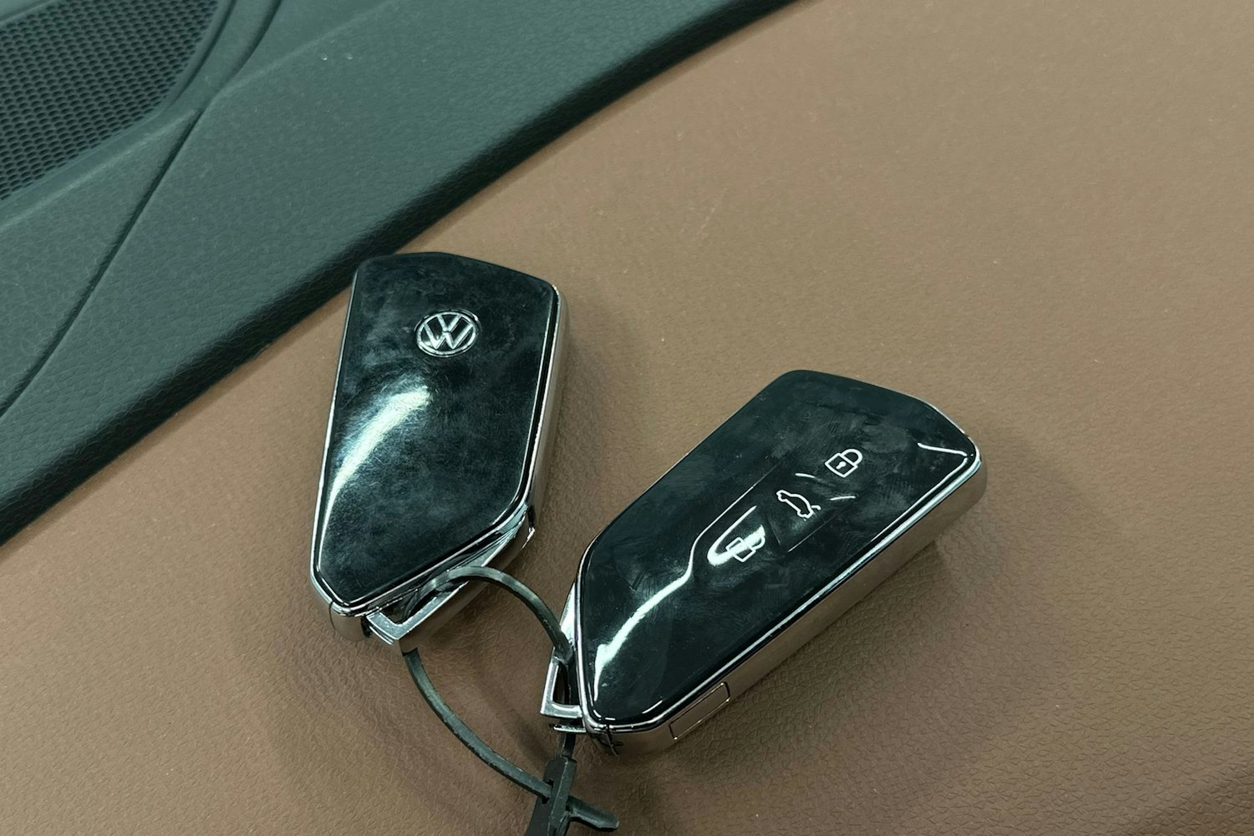 musta Volkswagen ID.4 2024 kuva 31.
