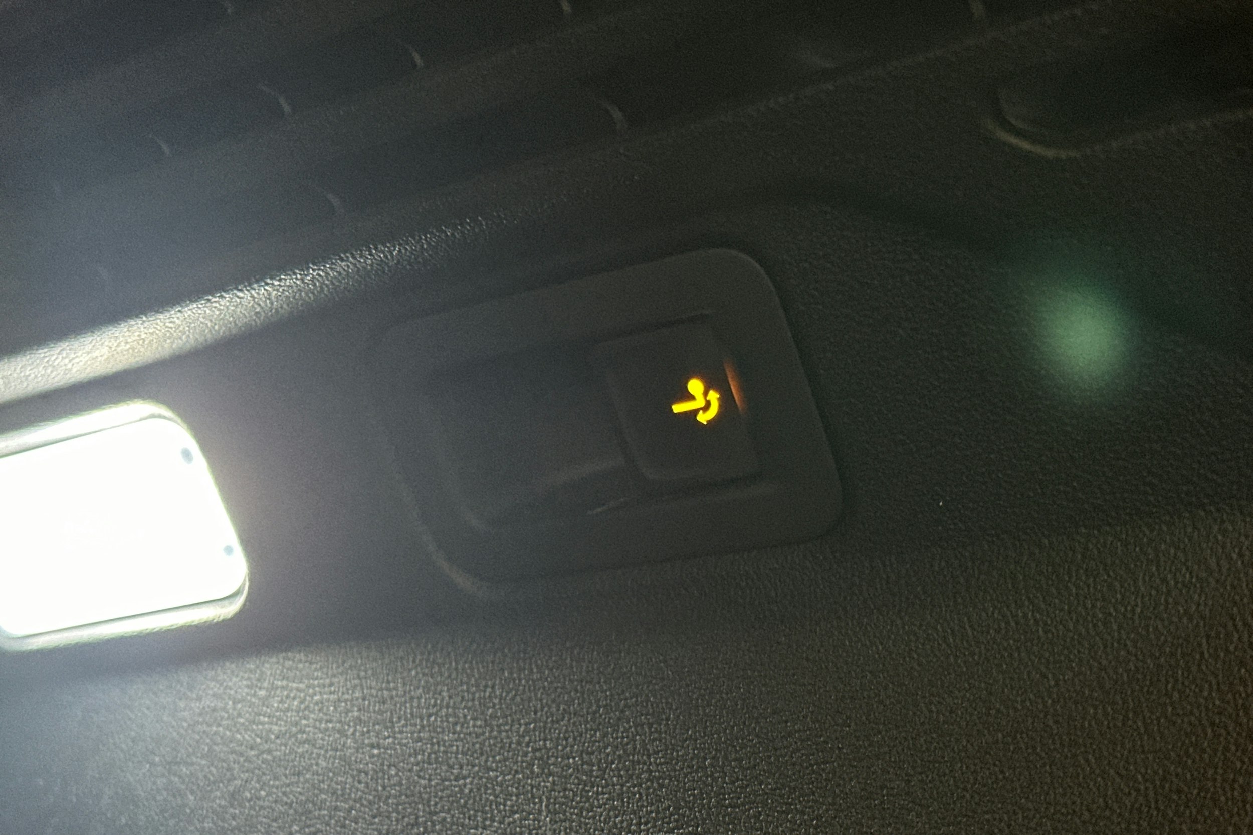 musta Volkswagen ID.4 2024 kuva 16.