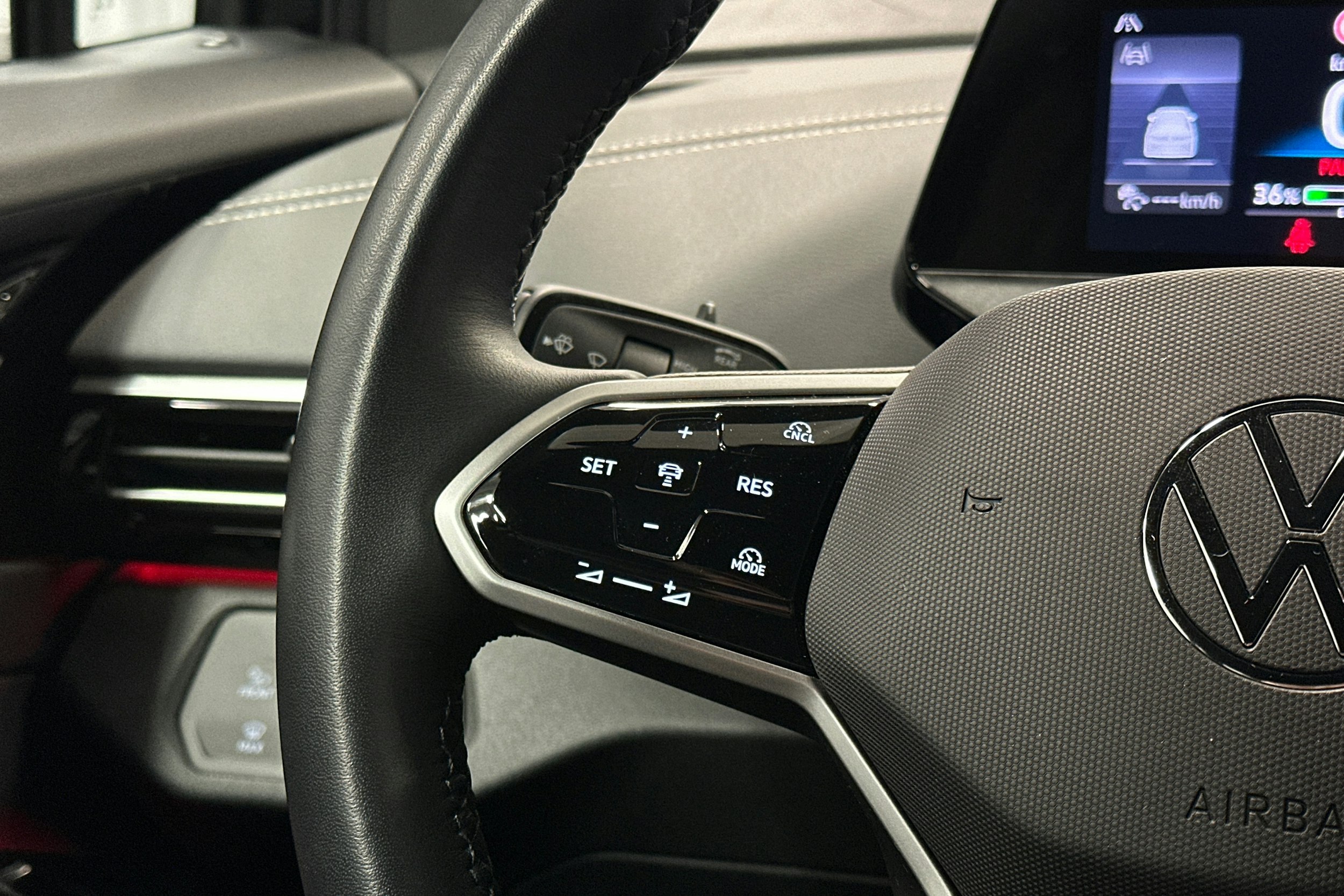 musta Volkswagen ID.4 2024 kuva 19.