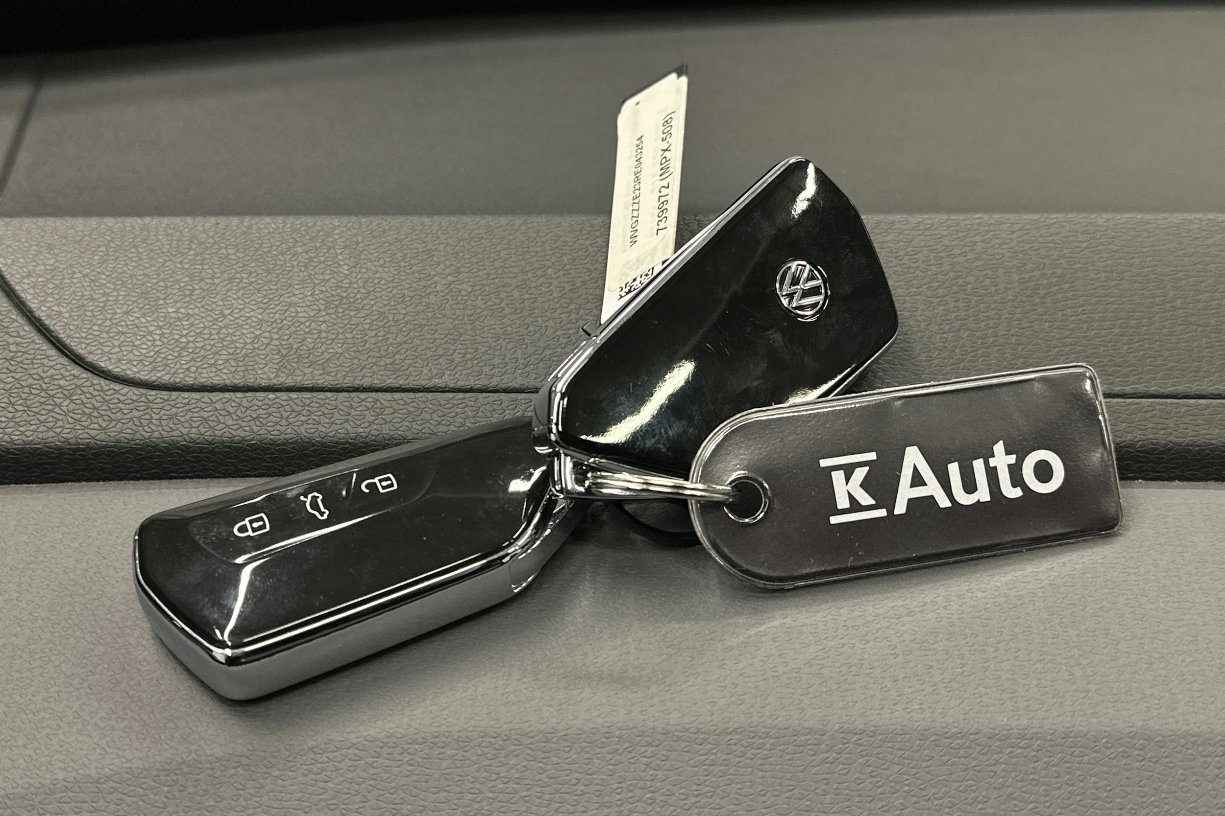 musta Volkswagen ID.4 2024 kuva 34.